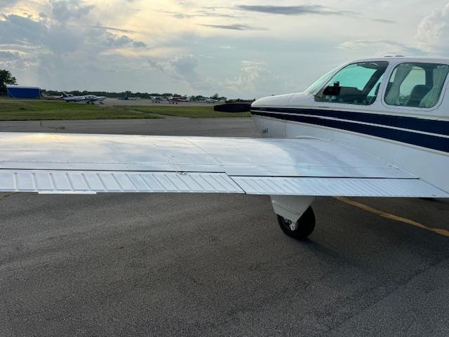 1963 Beechcraft Bonanza P35 (V-Tail), photo 3