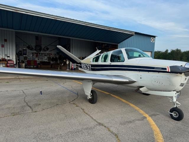 1963 Beechcraft Bonanza P35 (V-Tail), photo 4