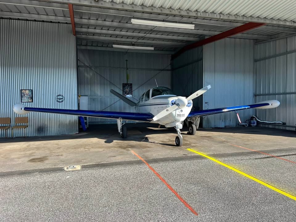 1961 Beechcraft Bonanza, photo 3