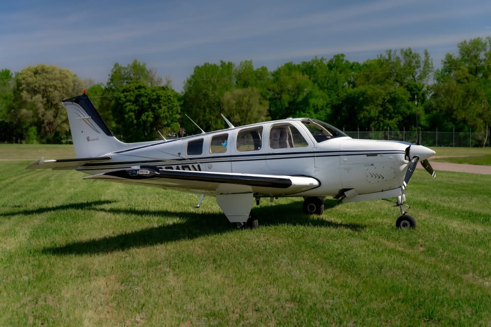1982 Beechcraft Bonanza A36, photo 2