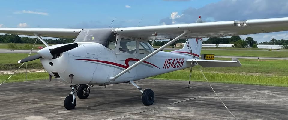 1965 Cessna 172, photo 2