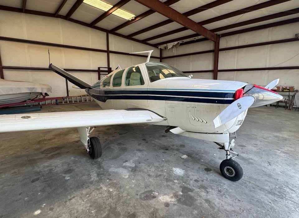 1978 Beechcraft Bonanza V35B, photo 2