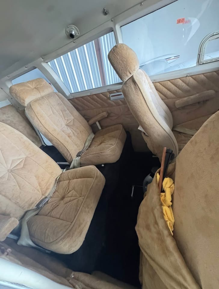1967 Piper Twin Comanche PA-30B, photo 5