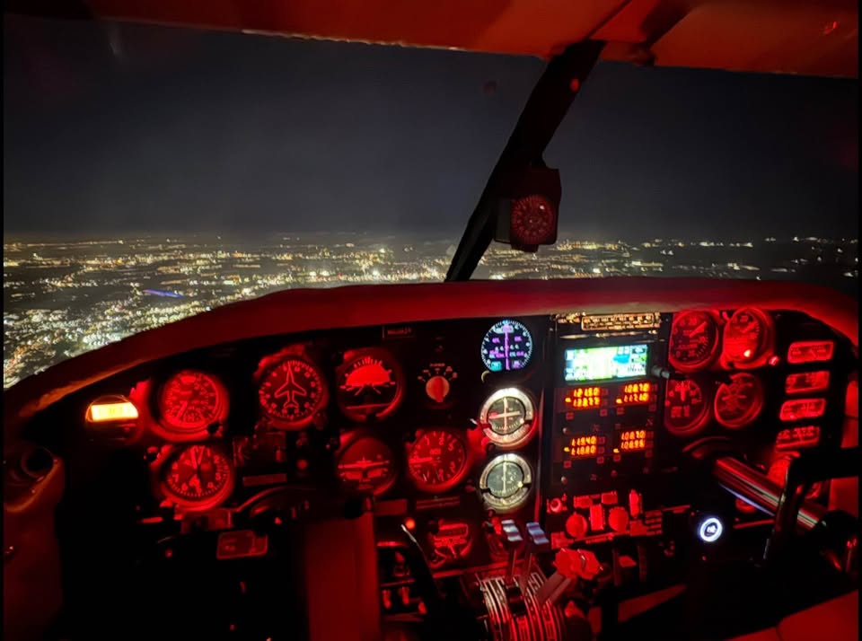 1967 Piper Twin Comanche PA-30B, photo 7