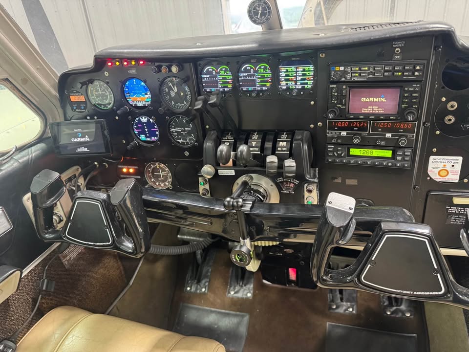 1964 Beechcraft Baron, photo 9