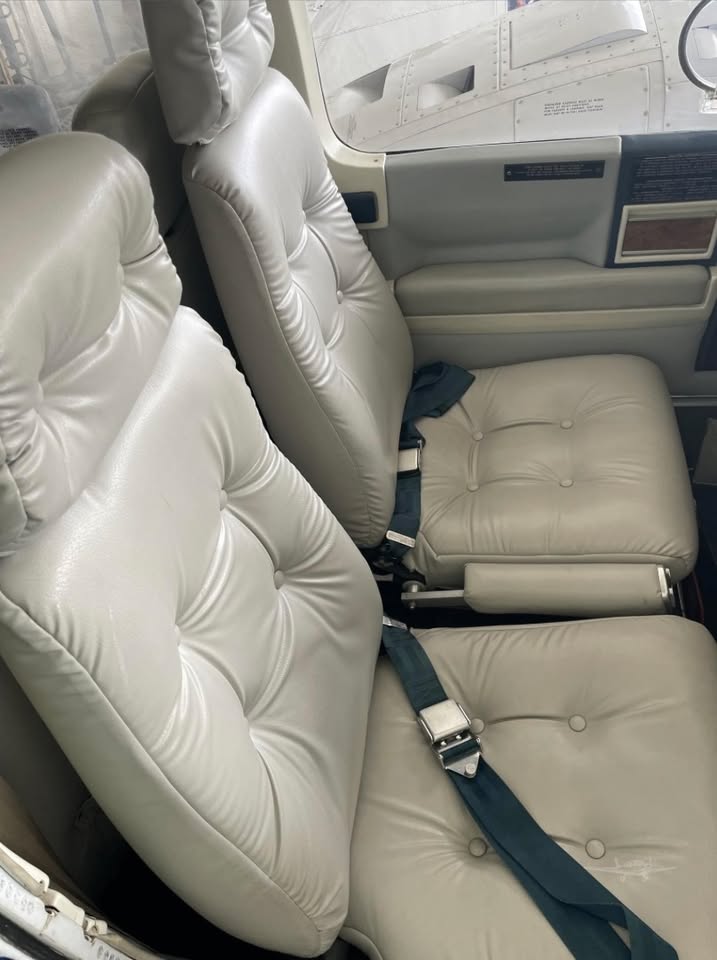 1984 Beechcraft Baron 58P, photo 8