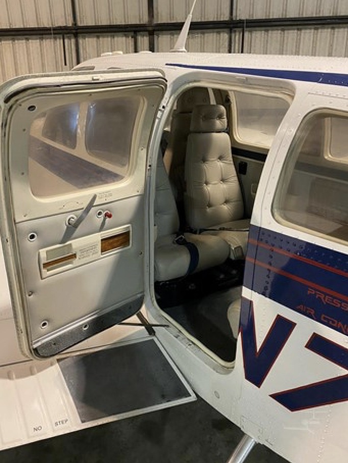1984 Beechcraft Baron 58P, photo 5