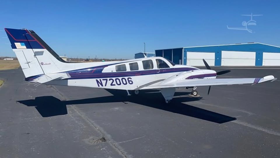 1984 Beechcraft Baron 58P, photo 2