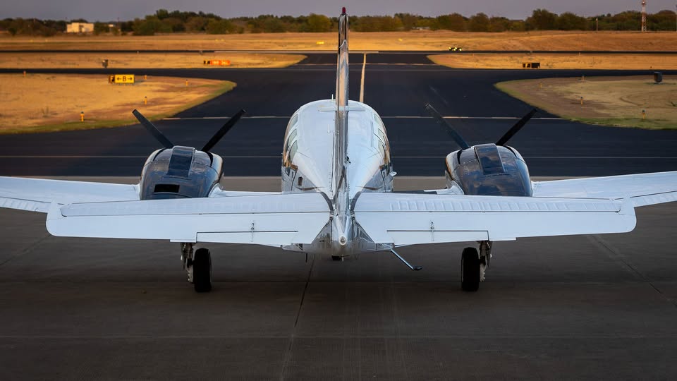 1985 Beechcraft baron 58, photo 3