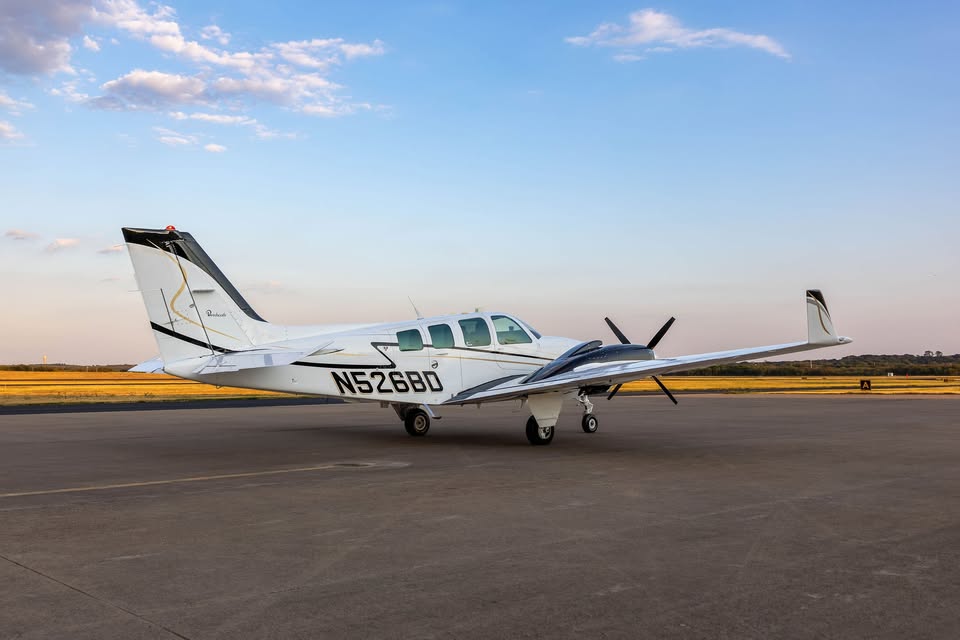 1985 Beechcraft baron 58, photo 2