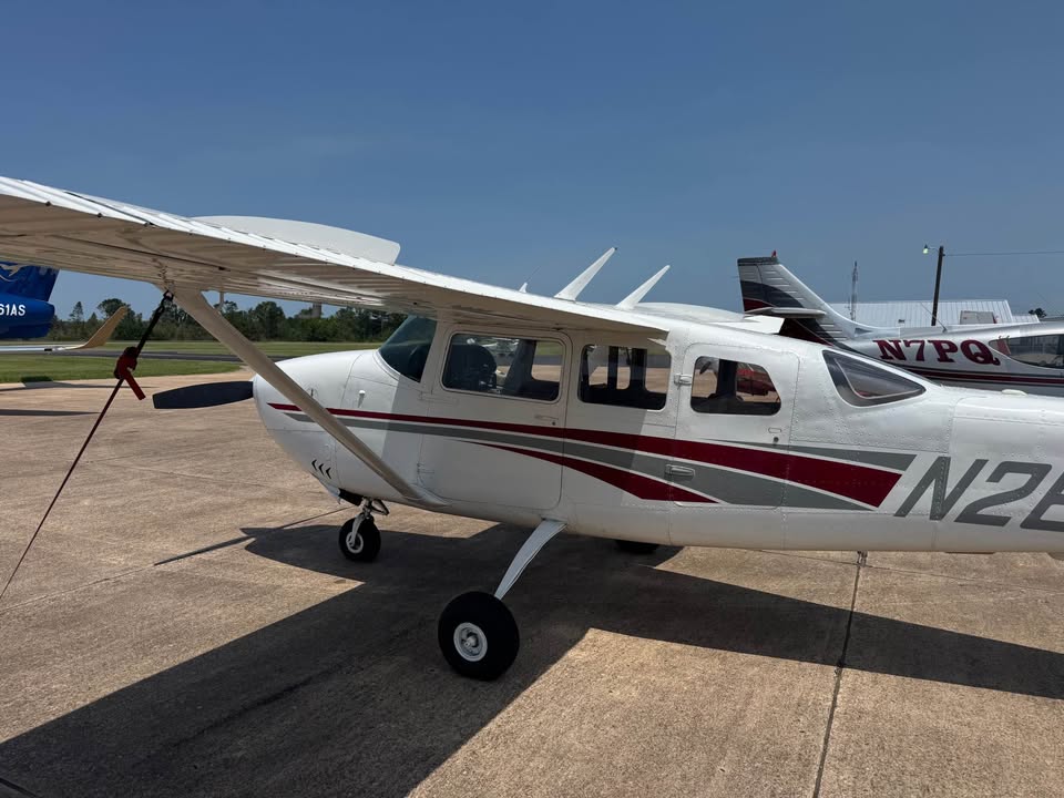 1965 Cessna P206, photo 2