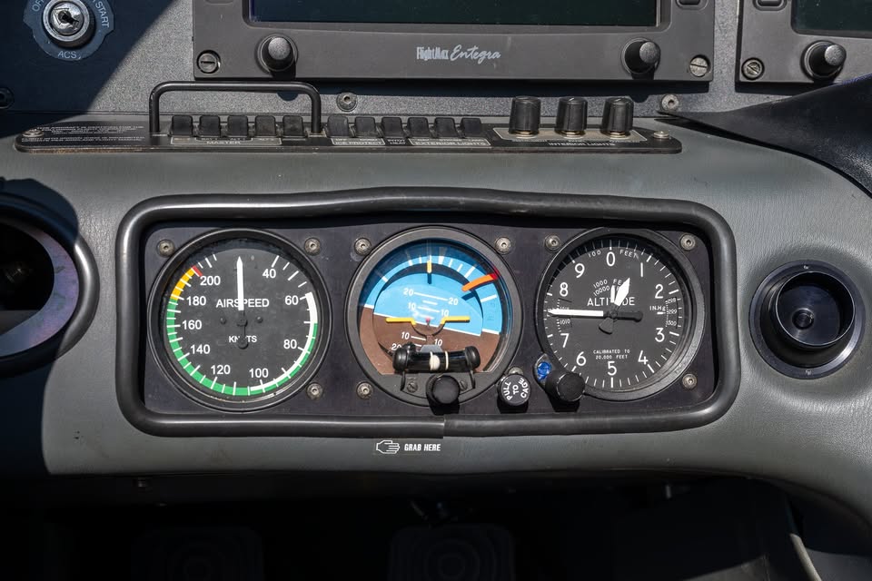 2006 Cirrus SR22, photo 17
