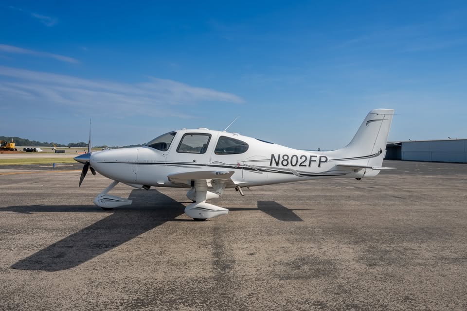 2006 Cirrus SR22, photo 8