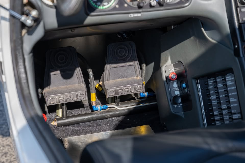 2006 Cirrus SR22, photo 19