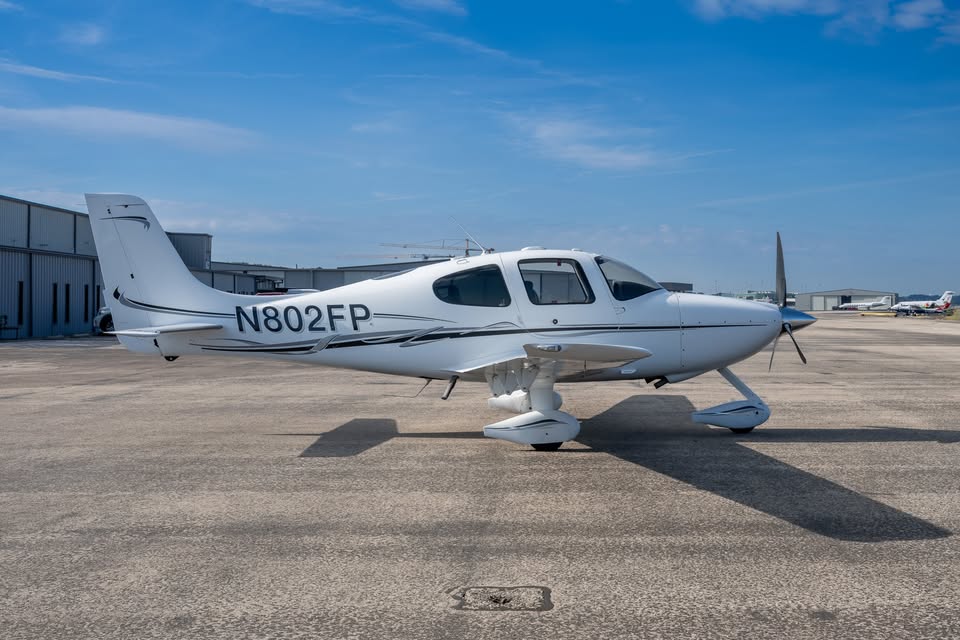 2006 Cirrus SR22, photo 7