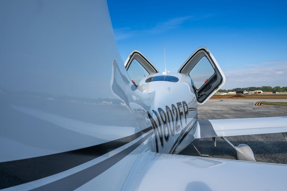 2006 Cirrus SR22, photo 9