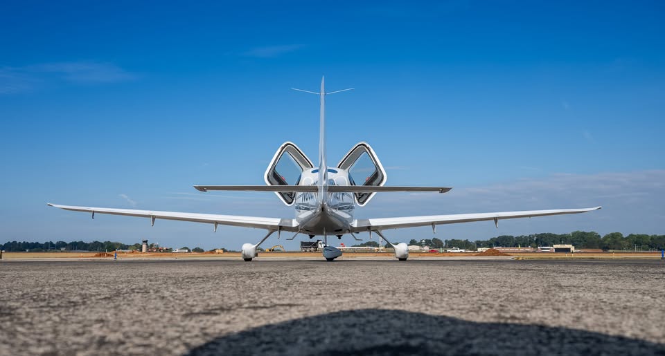 2006 Cirrus SR22, photo 6