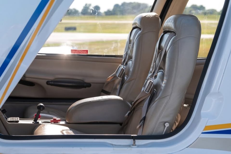 2004 Cirrus SR22, photo 5