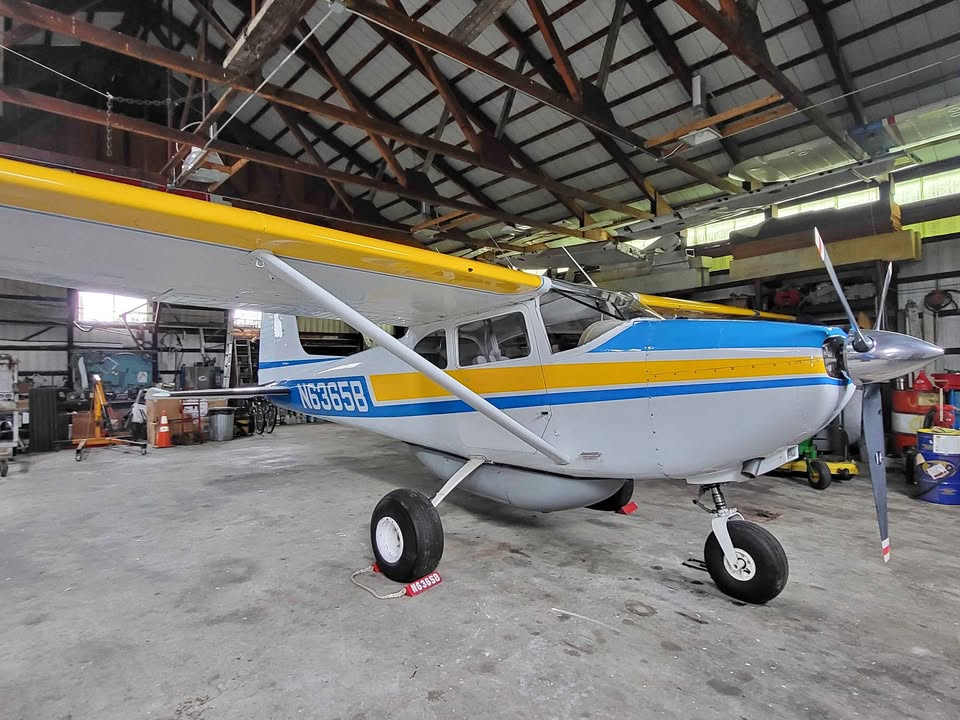1957 Cessna 182a, photo 1
