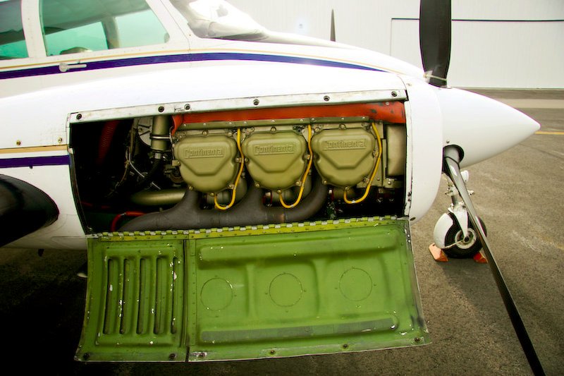 1960 Cessna 310E, photo 6