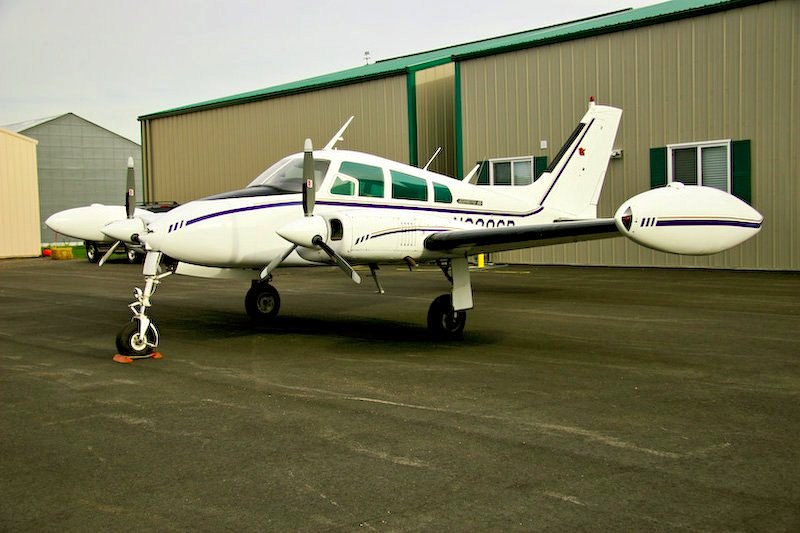 1960 Cessna 310E, photo 1