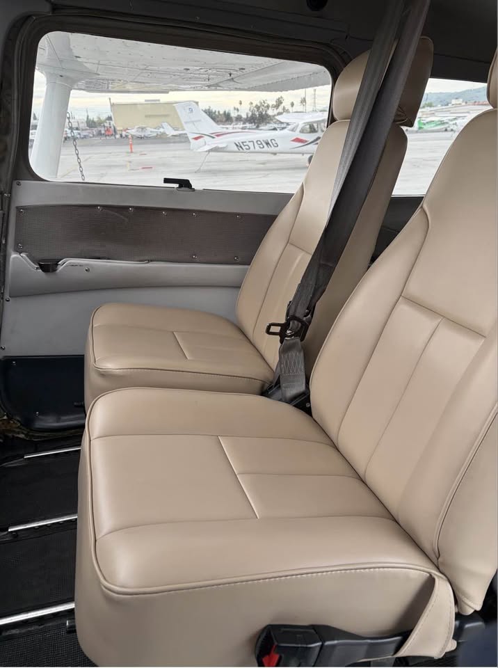 1999 Cessna 172S, photo 3