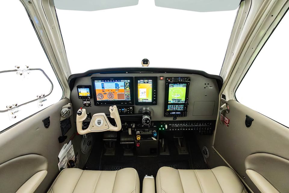 1970 Beechcraft V35B bonanza, photo 2