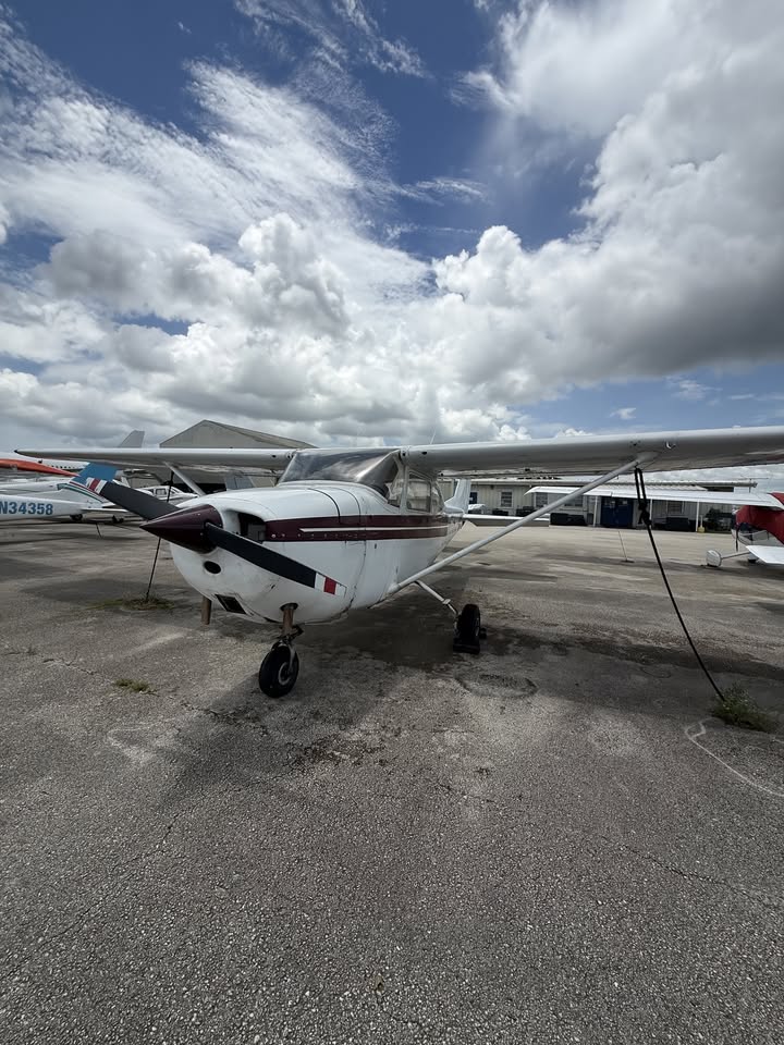 1968 Cessna 172G, photo 2