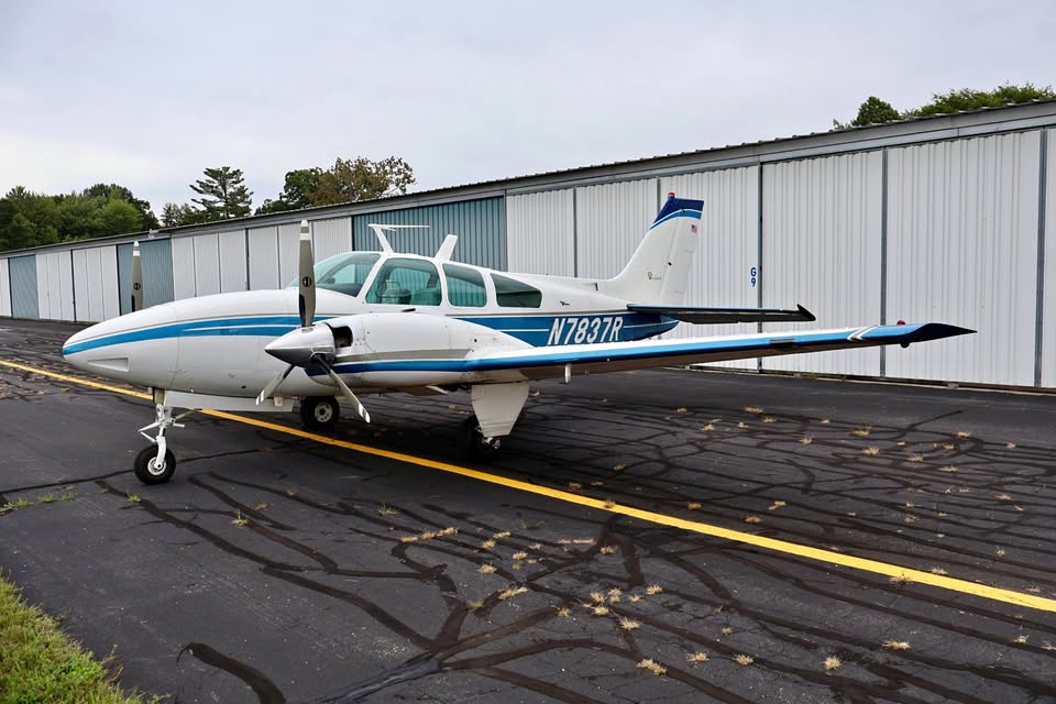 1969 Beechcraft D55 Baron, photo 1