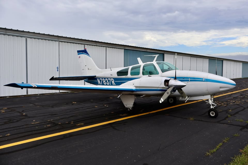1969 Beechcraft D55 Baron, photo 3