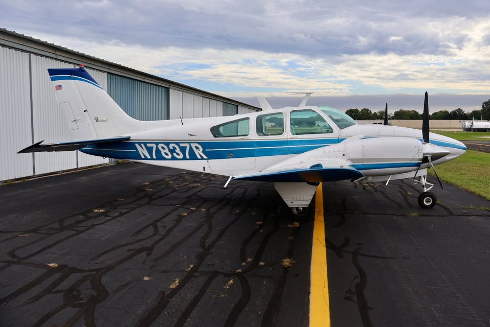 1969 Beechcraft D55 Baron, photo 5