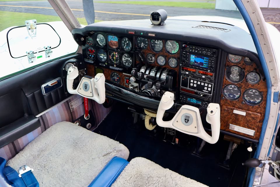 1969 Beechcraft D55 Baron, photo 11