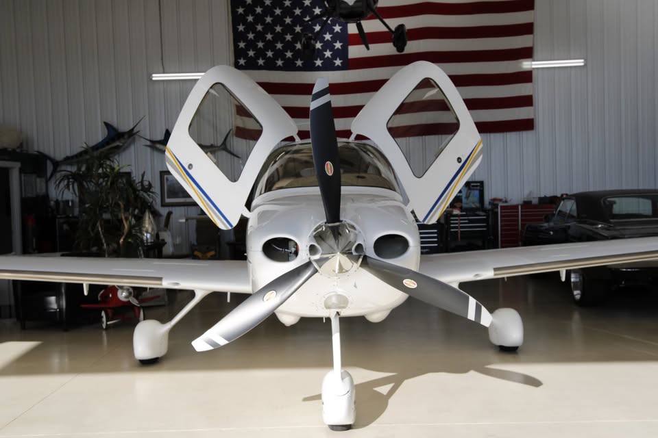 2004 Cirrus SR-22 SR-22 G2, photo 17
