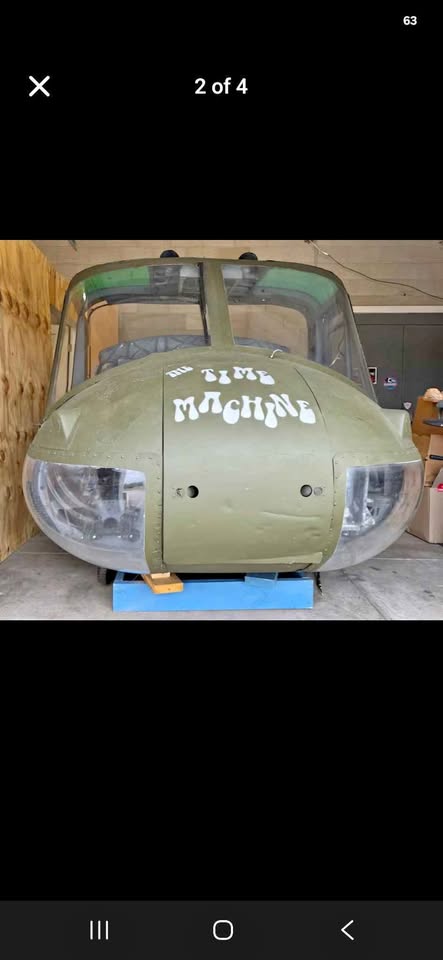 Bell UH-1 Huey helicopter cockpit nose section, photo 1