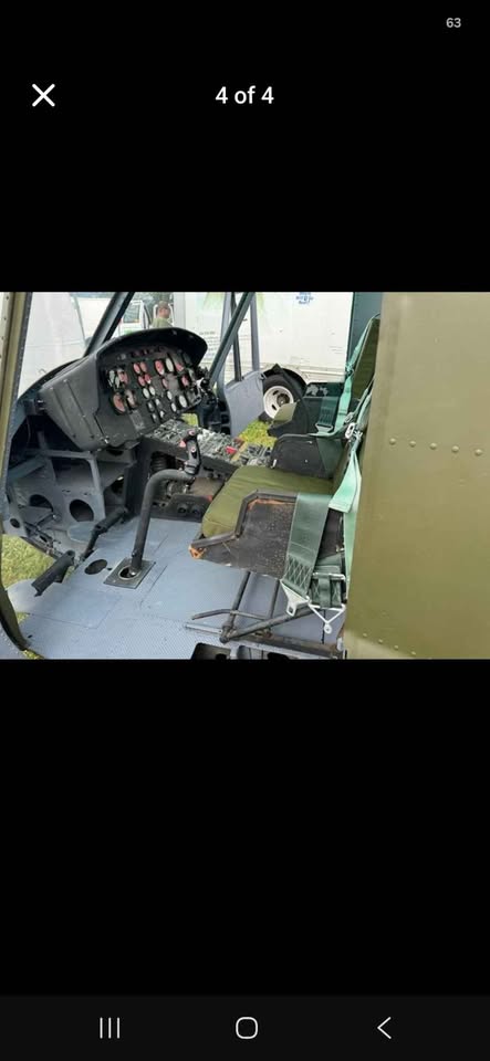Bell UH-1 Huey helicopter cockpit nose section, photo 3