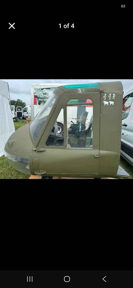 Bell UH-1 Huey helicopter cockpit nose section, photo 2