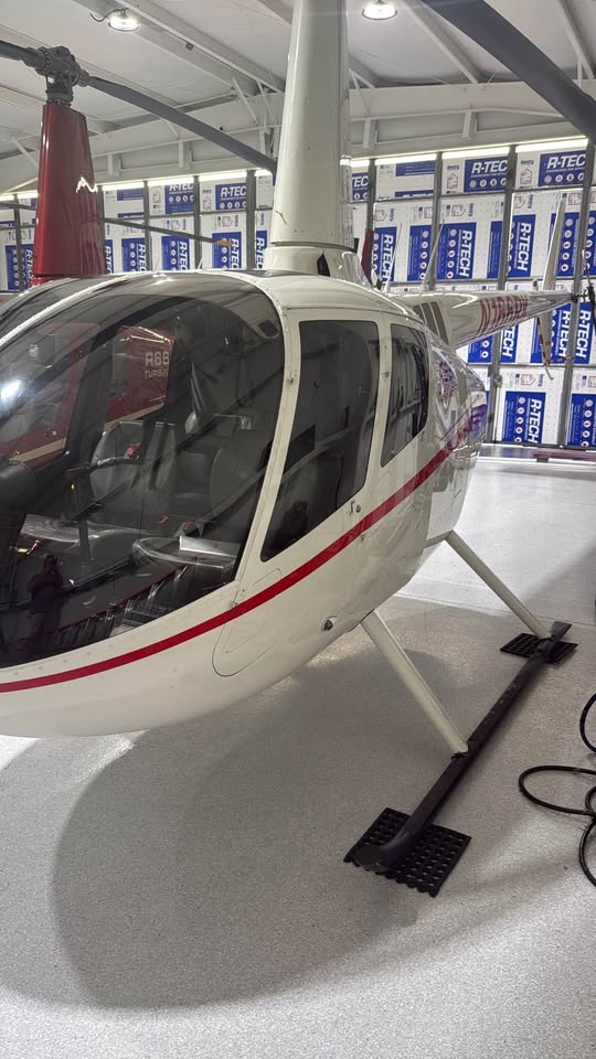 2012 Robinson R66 900 Hours Total Time, photo 2