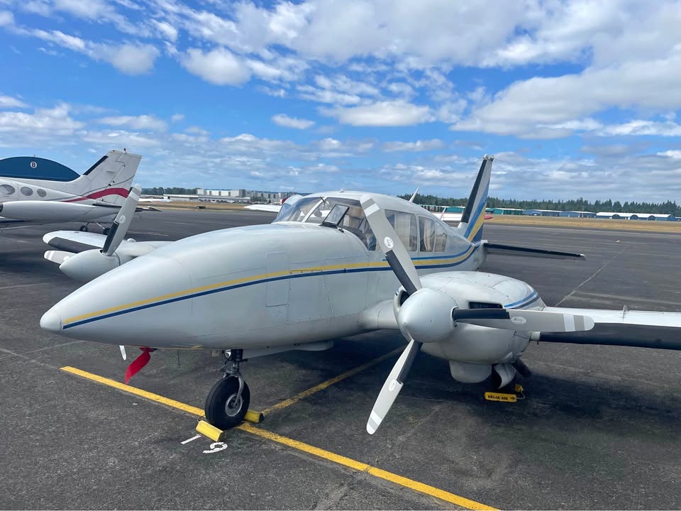 1975 Piper Aztec Aircraft PA23-250T, photo 1