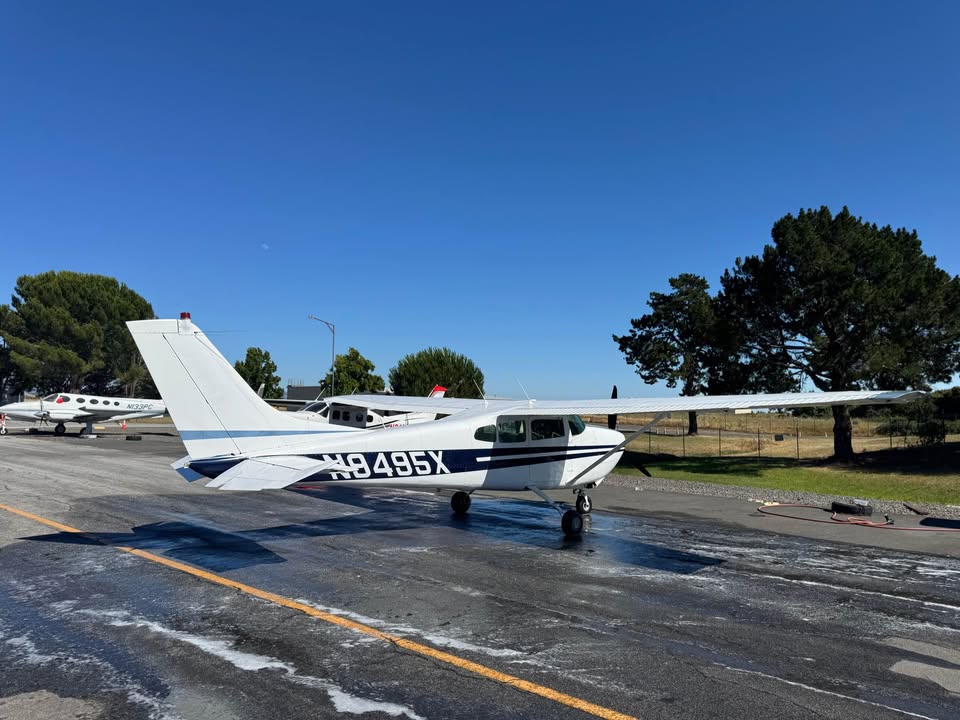 1961 Cessna 210a, photo 2