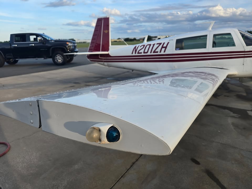 1978 Mooney M20J, photo 2