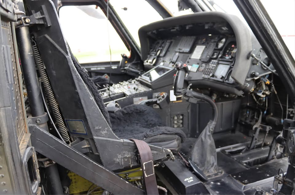 1979 Sikorsky UH-60A Blackhawk Helicopter, photo 6