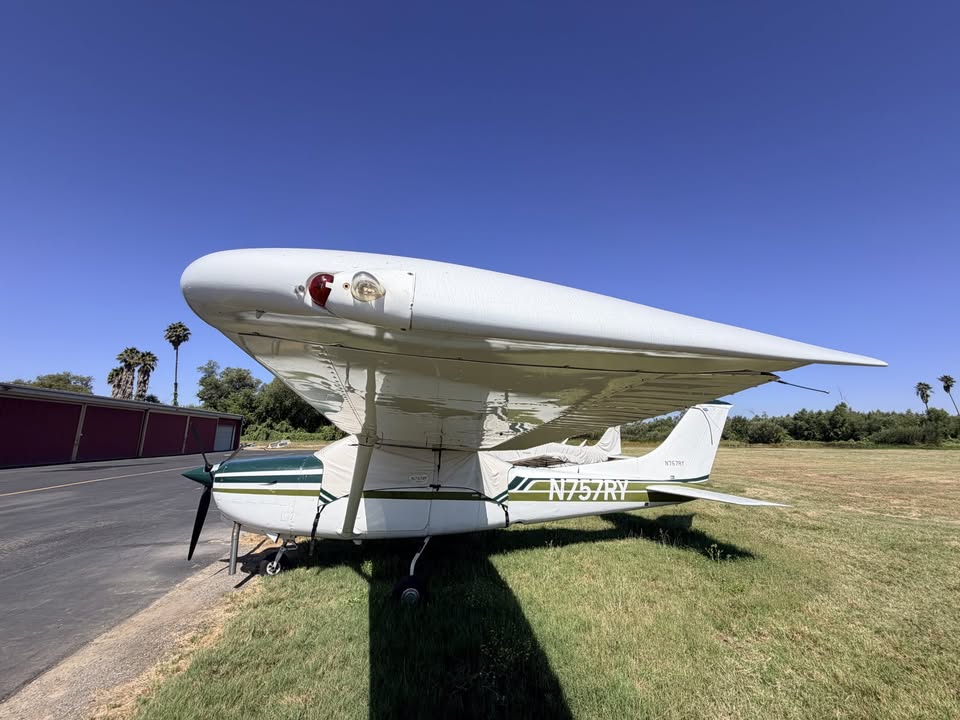 1979 Cessna TR182RG, photo 2