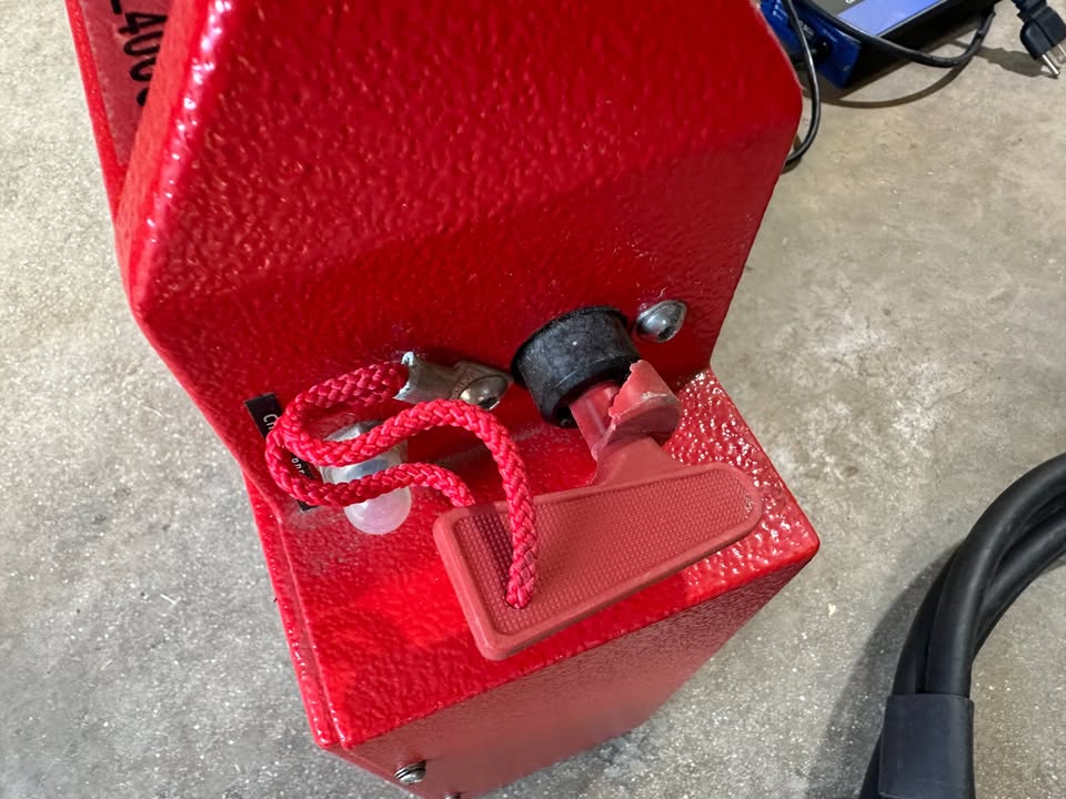 Red Box RBL4000 Lithium Aircraft Start Power Unit, 28V DC (4000A), Charger & Cable Included, photo 9