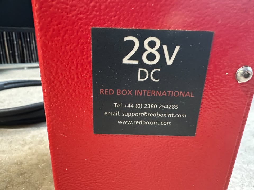 Red Box RBL4000 Lithium Aircraft Start Power Unit, 28V DC (4000A), Charger & Cable Included, photo 4