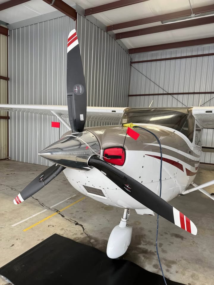 2005 T182T Cessna, photo 2