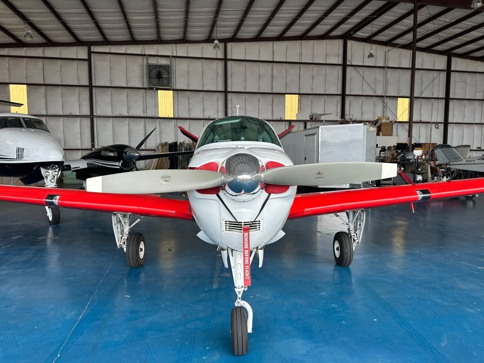 1957 Beechcraft H35 bonanza v-tail, photo 2