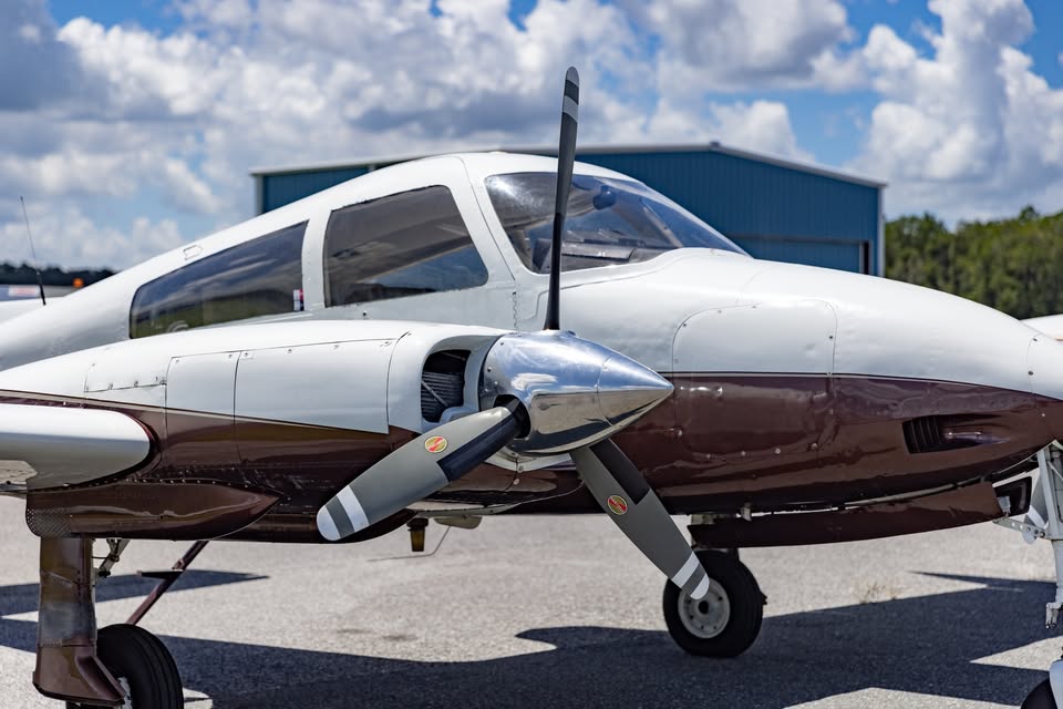 1967 Cessna 310p, photo 6