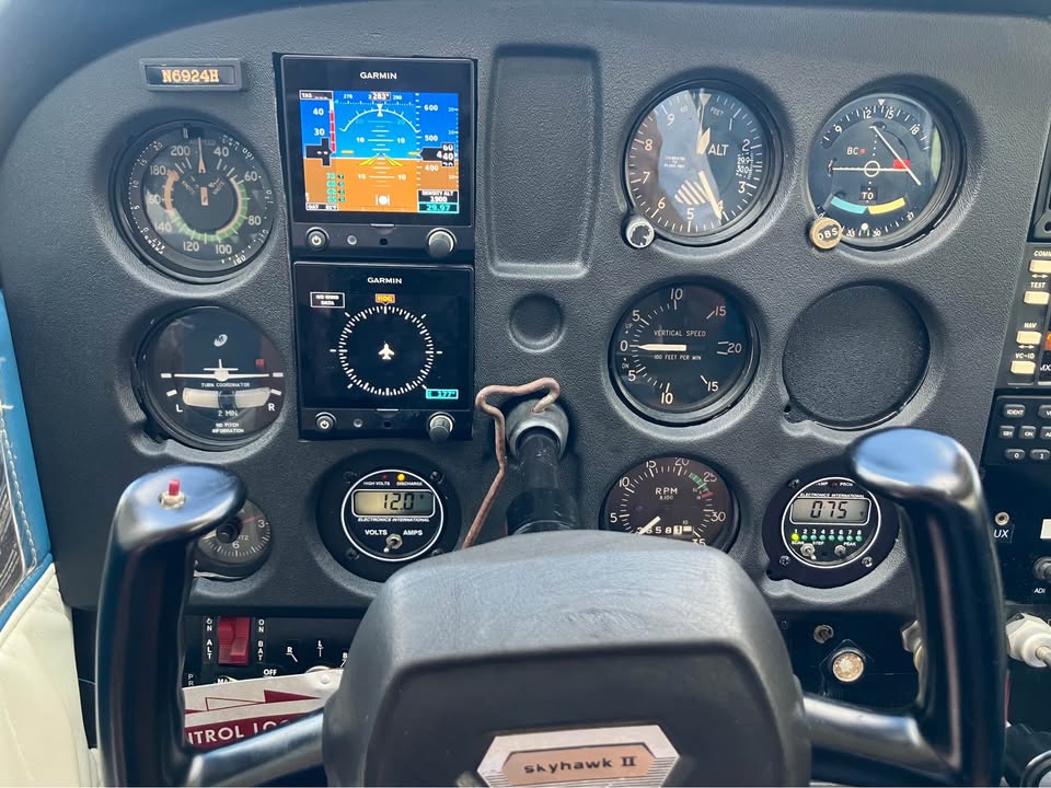 1975 Cessna 172, photo 8