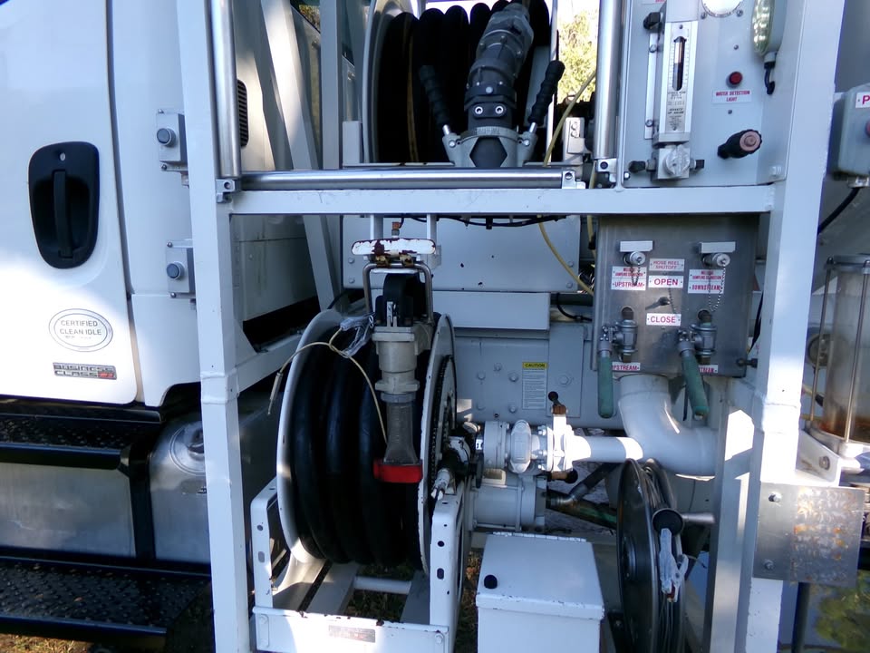 2009 Freightliner M2 Class Aircraft Refueler/Defueler 6000 gallon, photo 10