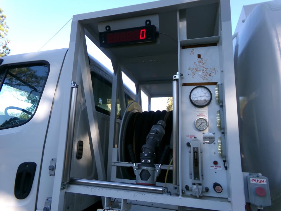 2009 Freightliner M2 Class Aircraft Refueler/Defueler 6000 gallon, photo 9